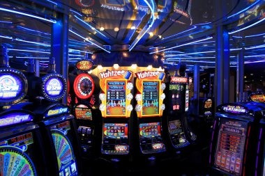 Evolution Gaming live roulette table with multiple camera angles showing dealer and table layout